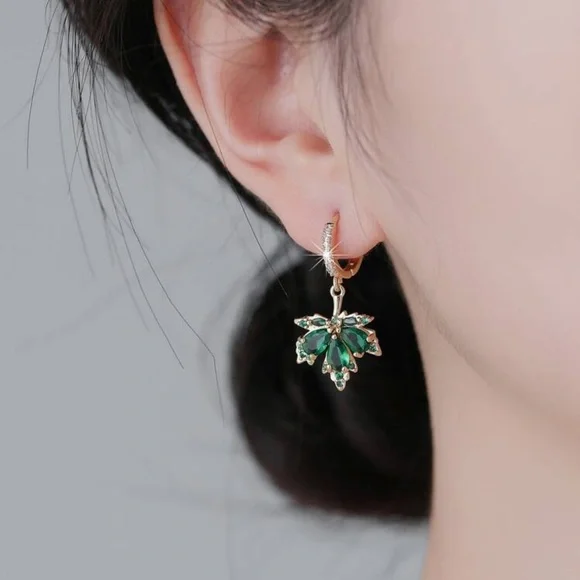 🍁 Leaf Earrings 🍁 - Picture 4 of 5